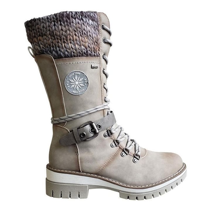 Gestrickte Damenstiefel Mit Spitzenschnalle