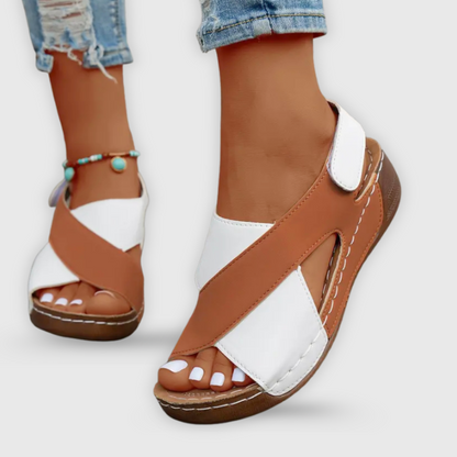 Nena | Handgefertigte Sommer-Sandale mit Kreuzband