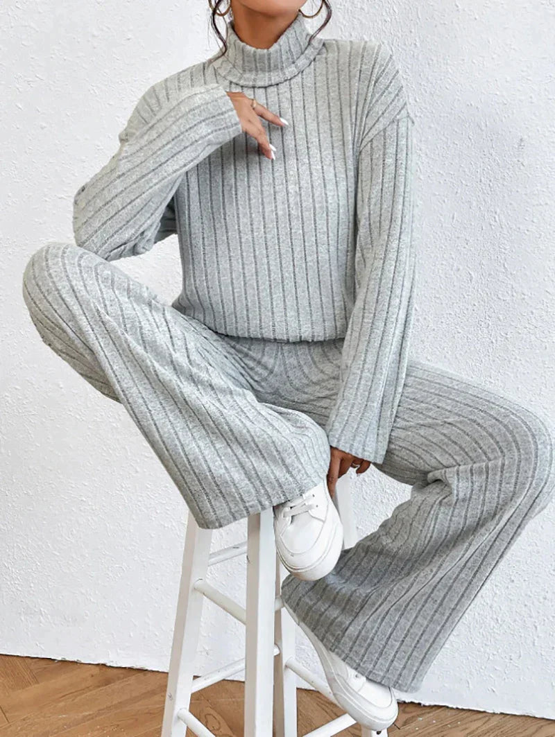 Set Dayana - Rollkragenpullover und Strickhosen