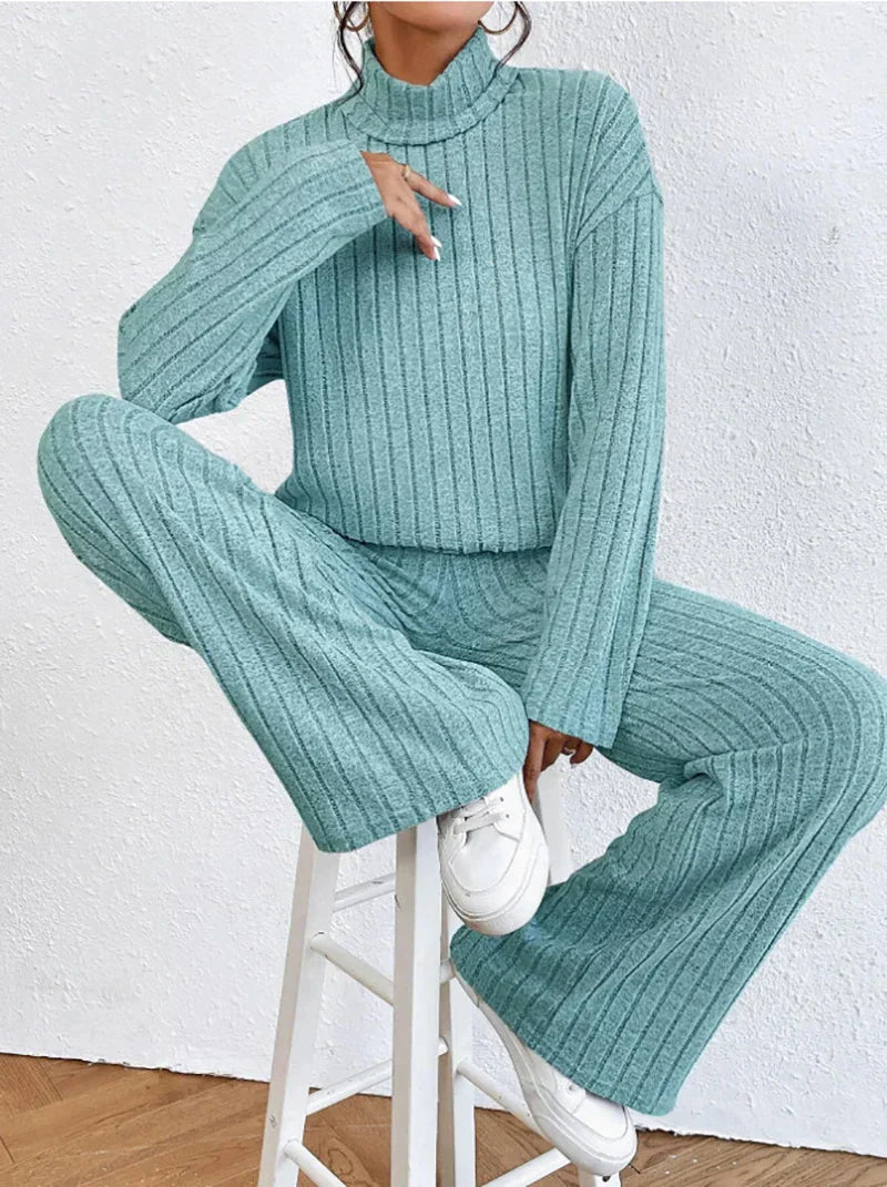 Set Dayana - Rollkragenpullover und Strickhosen