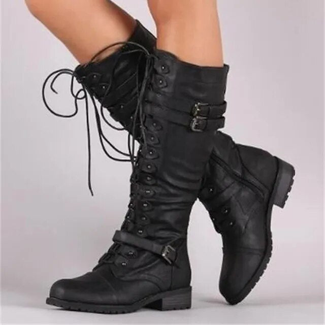 Natalia - Flache Retro-Stiefel mit Schnalle und Schnürung