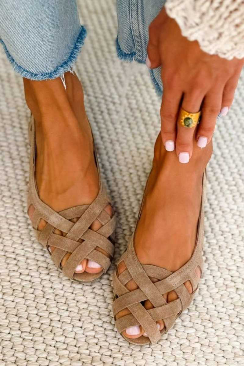 Hina | Flache Sandalen Mit Offener Spitze Und Geflochtenem Material