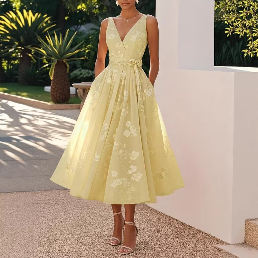 Karin | Damen Elegantes Blumenkleid Mit Tiefem V-Ausschnitt Und Taillengürtel