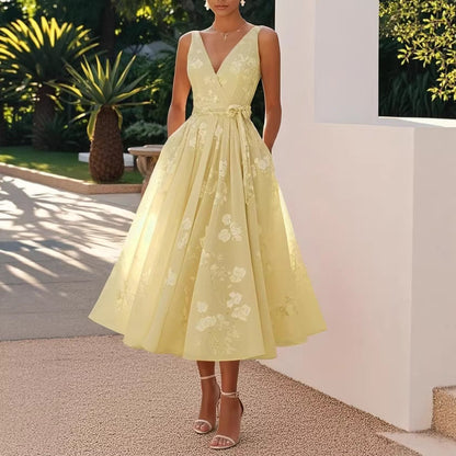 Karin | Damen Elegantes Blumenkleid Mit Tiefem V-Ausschnitt Und Taillengürtel