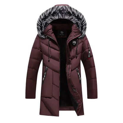 Blau Wintermantel auf weißem Hintergrund