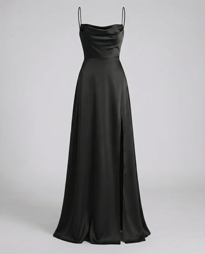 Lea | Langes Seidenkleid Mit Drapiertem Ausschnitt Und Elegantem Beinschlitz.