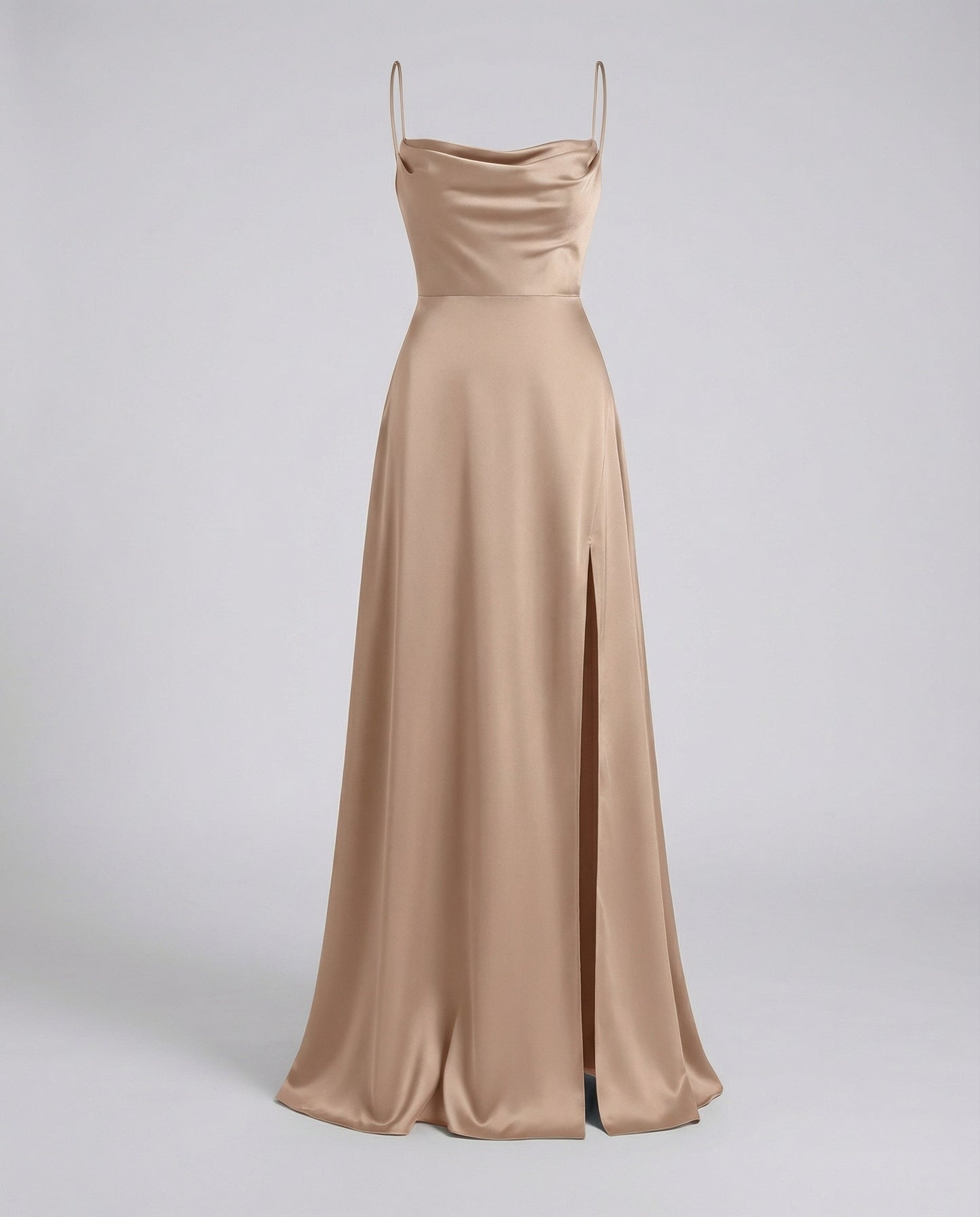 Lea | Langes Seidenkleid Mit Drapiertem Ausschnitt Und Elegantem Beinschlitz.